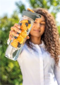 BOTTIGLIA CON INFUSORE 800ml
